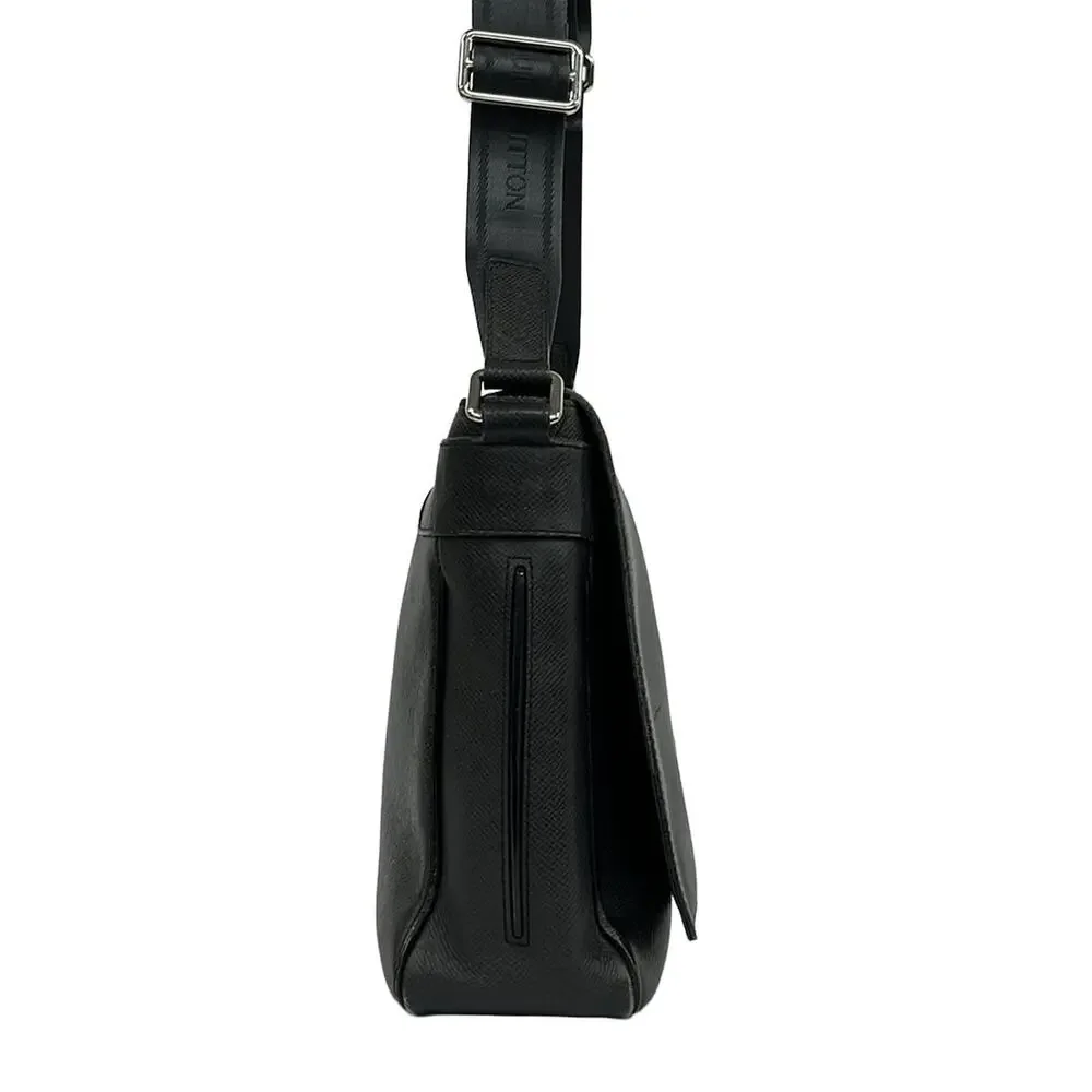 Louis Vuitton Roman MM Taiga Shoulder Bag M32624 - Picture 2 of 8